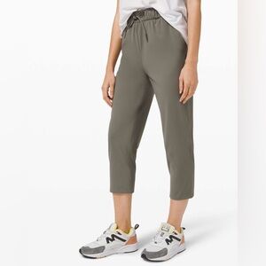 🩷 Lululemon Keep Moving Crop 23" 🩷